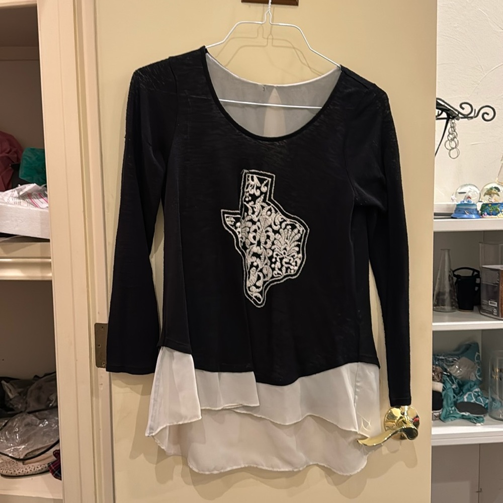 TEXAS black and white blouse